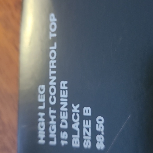 🎉Brand New🎉 Victoria's Secret light control top - Picture 4 of 4